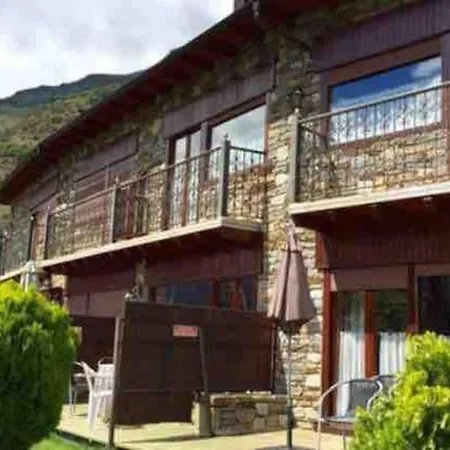 Casa Con Jardin En By Casas Aranesas J Antes Dom wakacyjny